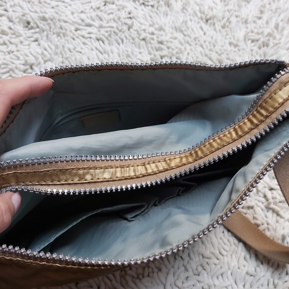 Kipling metallic Alvar cross body bag - Picture 4 of 12